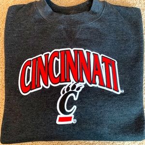 Cincinnati Bearcats Embroidered Logo Sweatshirt
